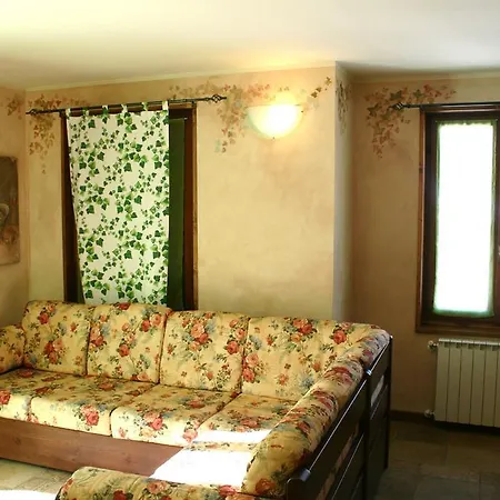 بيت للعطل House Mirelladue